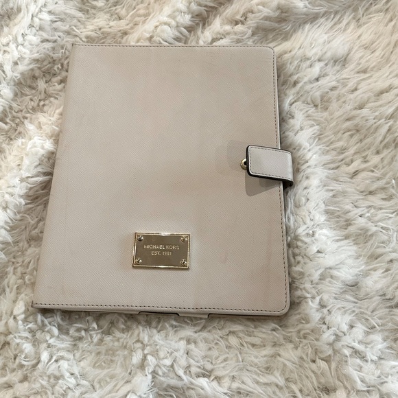 Coach & Michael Kors tablet covers (2) - Picture 6 of 16
